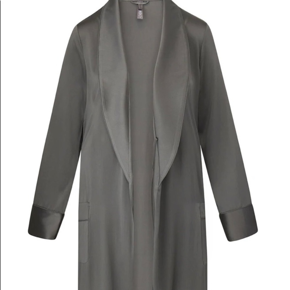 NWT SKIMS black stretchy silk long robe (medium)